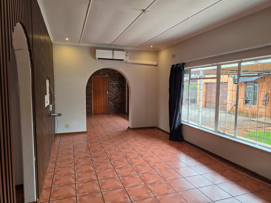 3 Bedroom Property for Sale in Rhodesdene Northern Cape